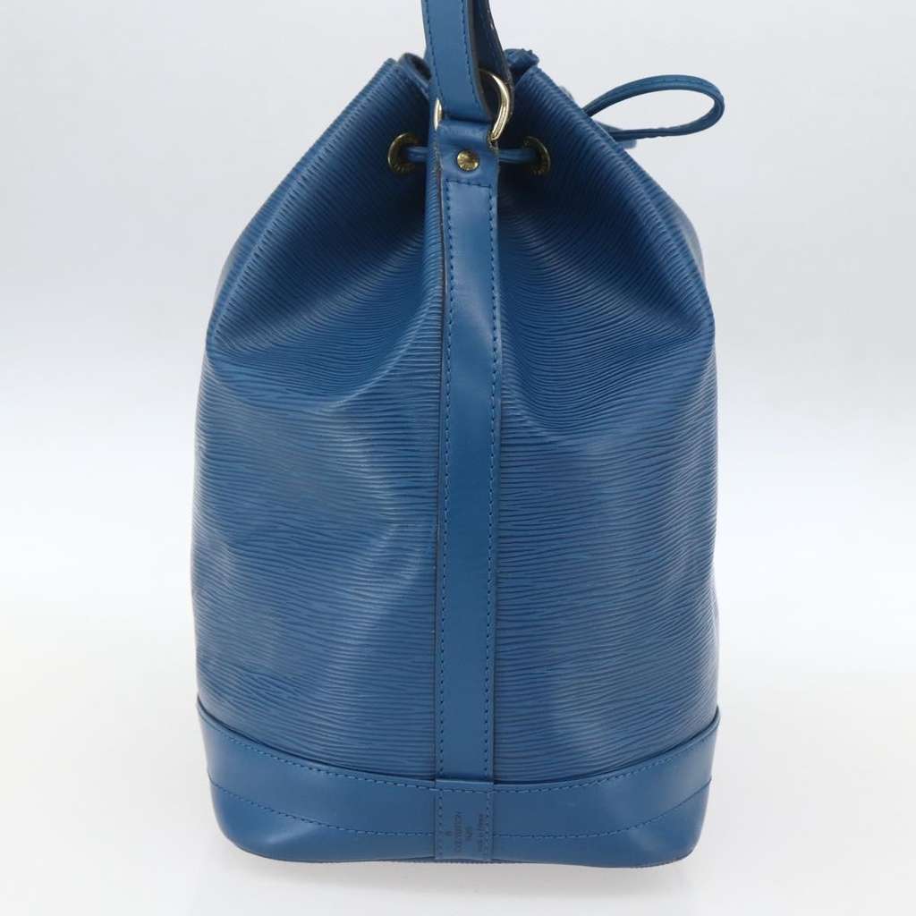 Louis Vuitton Noe Handbag Blue Leather Good condition - Inside View