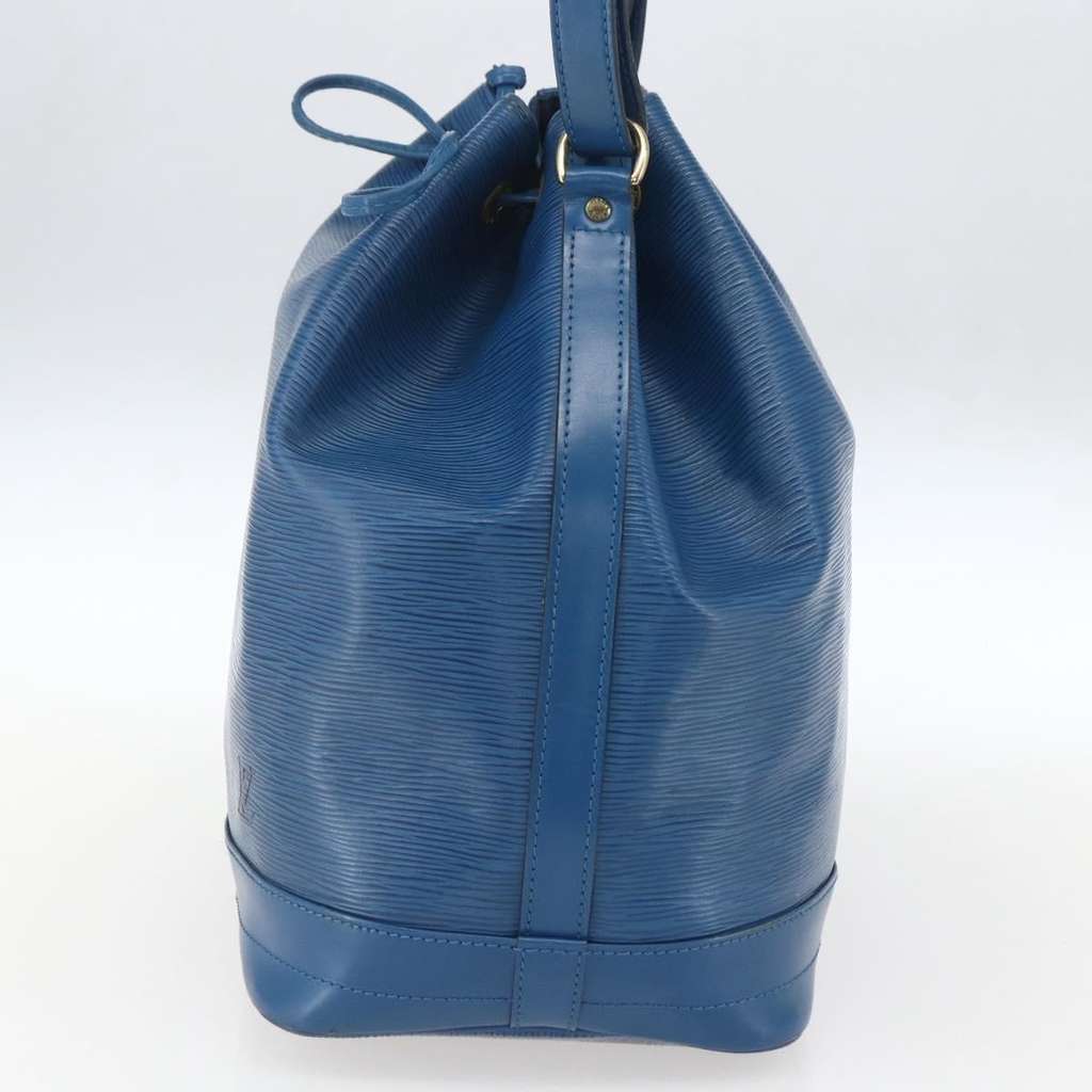 Louis Vuitton Noe Handbag Blue Leather Good condition - Model View