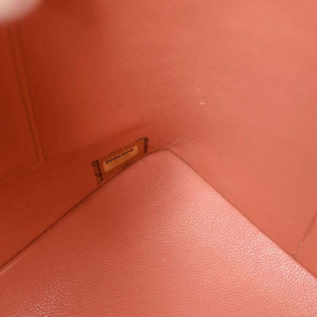 Chanel Medallion Tote Pink Leather Good condition - Box View