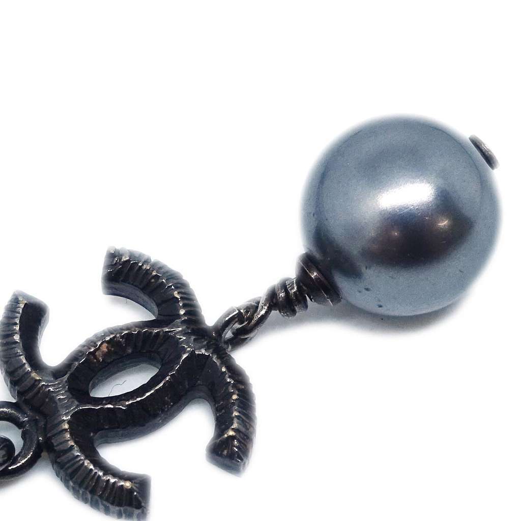 Chanel Vintage CC Pendant Necklace Black Metal Good condition - Inside View