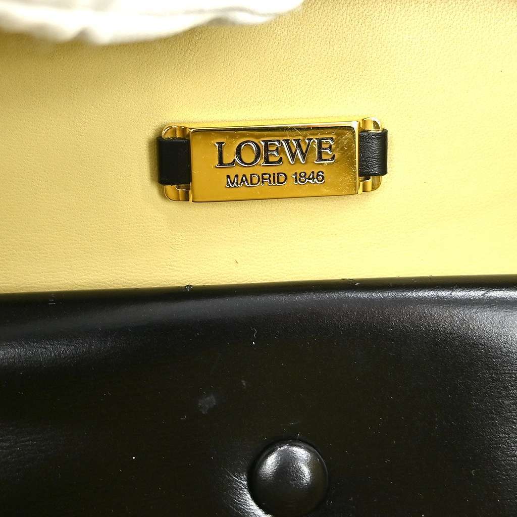 Loewe Anagram handbag Black Leather Good condition - Model View