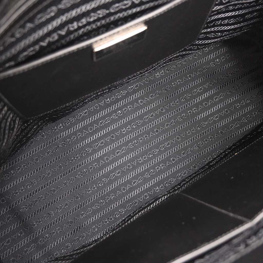 Prada Grommet Galleria Double Zip Tote Black Leather Good condition - Inside View