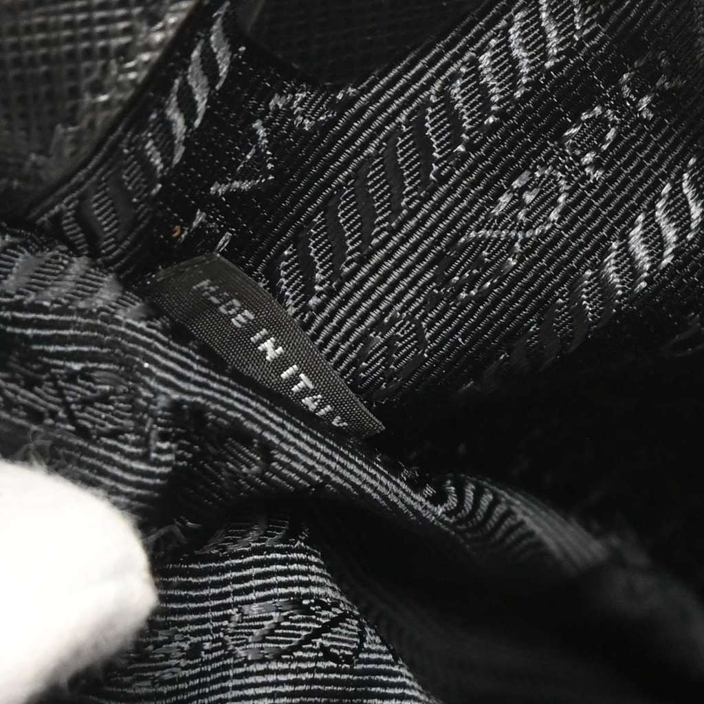 Prada Grommet Galleria Double Zip Tote Black Leather Good condition - Model View