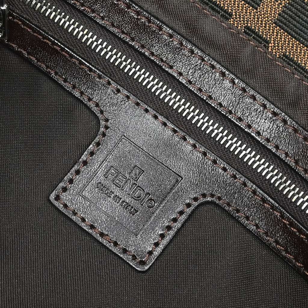 Fendi Baguette Bag Brown Canvas Good condition - Model View