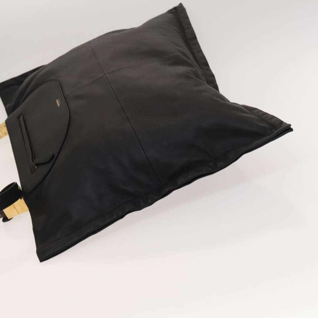 Burberry Vintage Shoulder Bag Black Leather Good condition - Model View