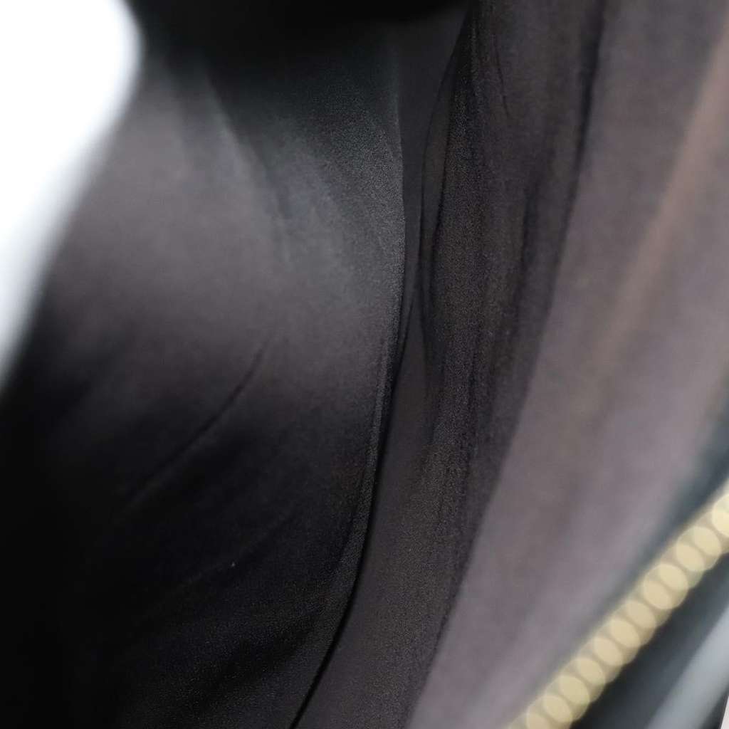 Burberry Vintage Shoulder Bag Black Leather Good condition - Box View