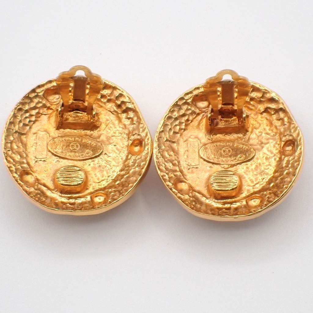 Chanel Vintage Round Clip-On Earrings Gold Metal Good condition - Inside View