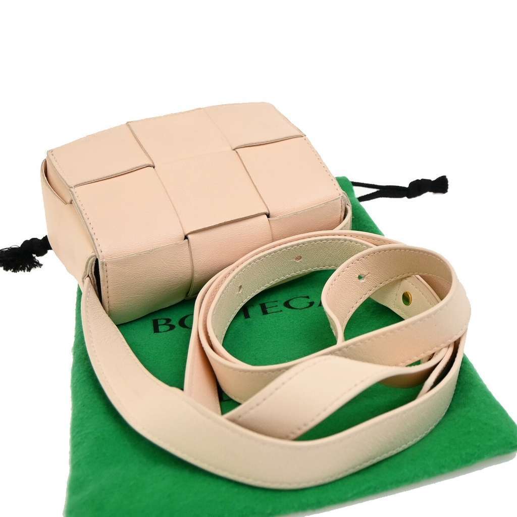 Bottega Veneta Cassette Crossbody Bag Pink Leather Good condition - Box View