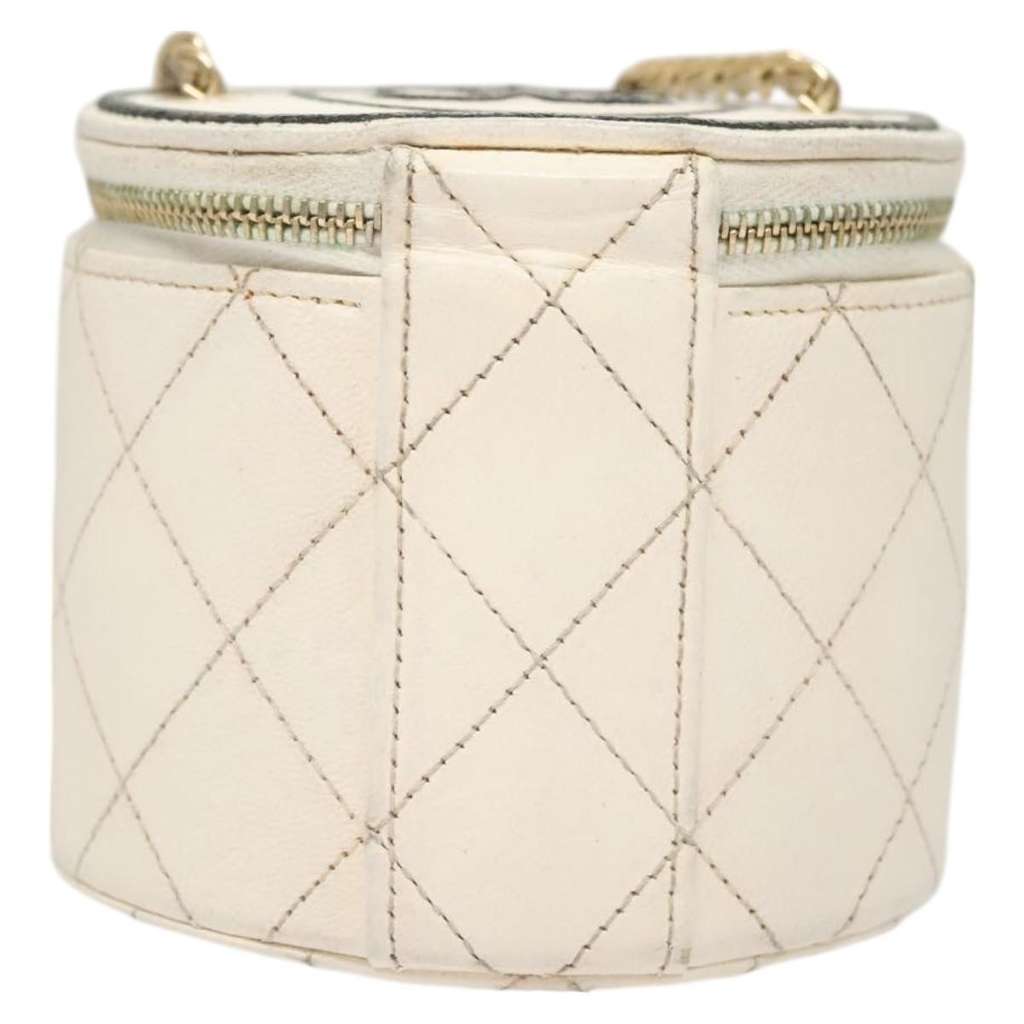 Chanel CC Round Vanity Case with Chain White Leather Good condition - Back View