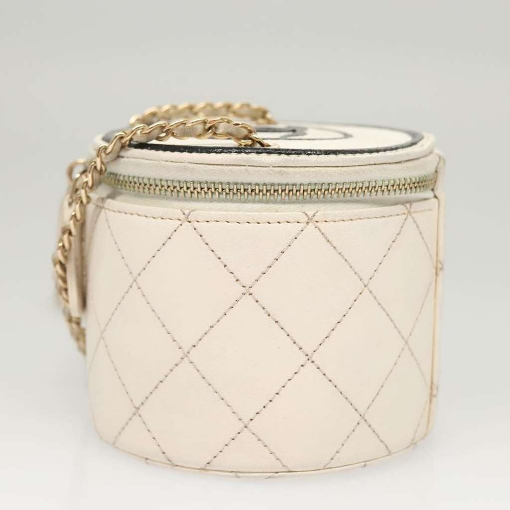 Chanel CC Round Vanity Case with Chain White Leather Good condition - Inside View