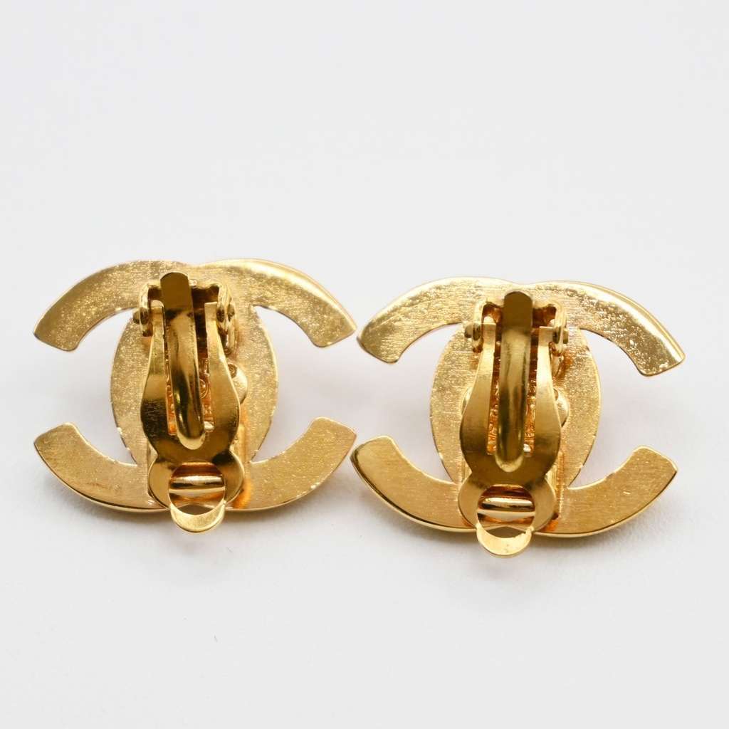 Chanel CC Turnlock Stud Earrings Gold Good condition - Back View