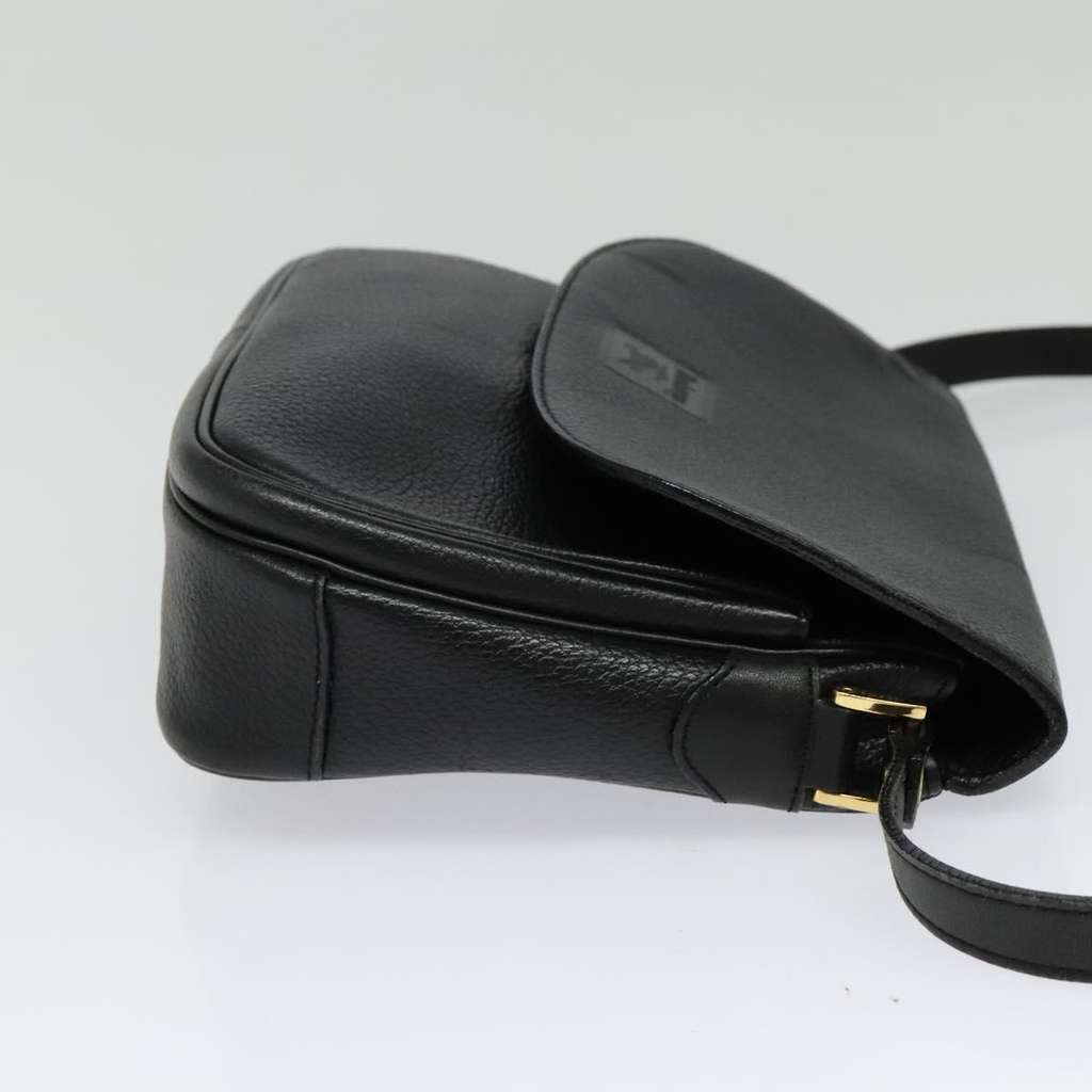 Burberry Vintage Crossbody Bag Black Leather Good condition - Model View