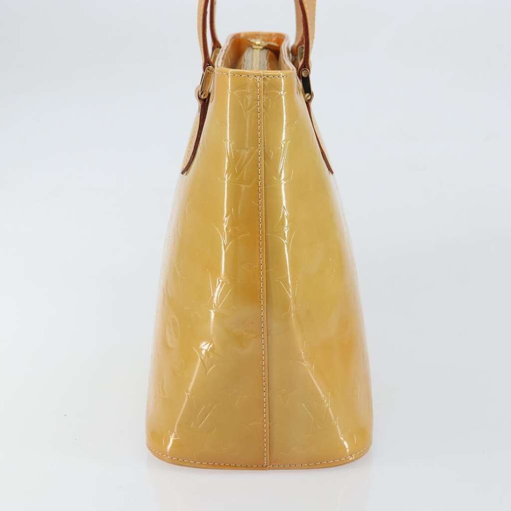 Louis Vuitton Houston Handbag Beige Good condition - Model View