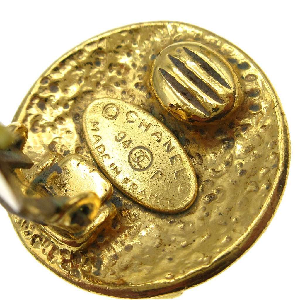 Chanel CC Button Clip-On Earrings Gold Good condition - Box View