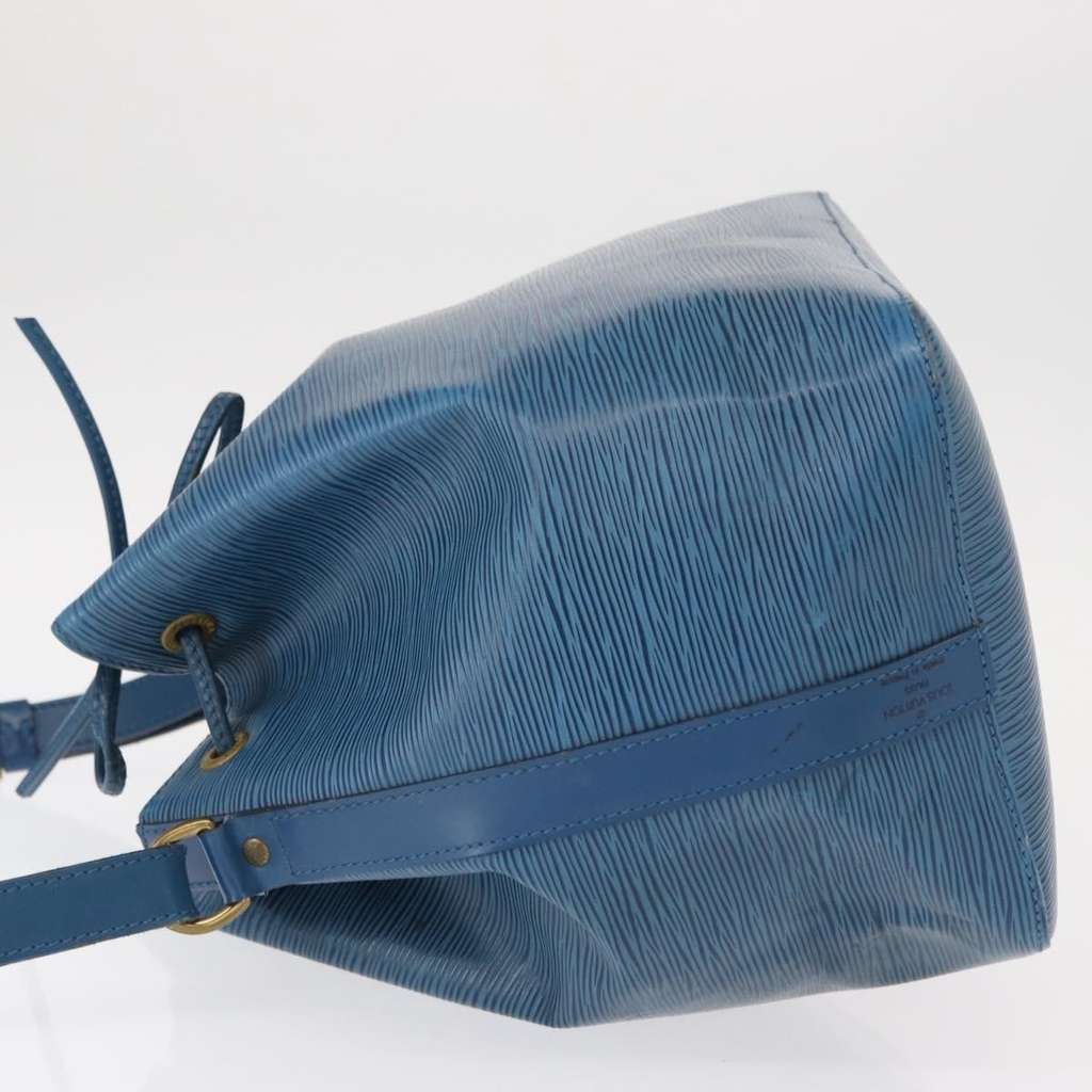 Louis Vuitton Petit Noe Handbag Blue Leather Good condition - Model View