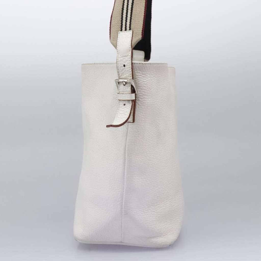 Burberry Shoulder Bag White Leather Good condition - Model View