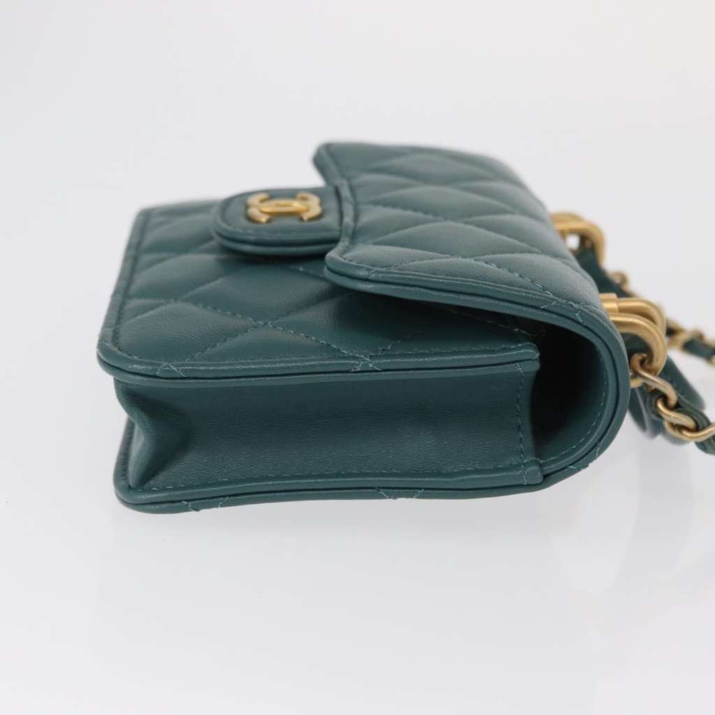 Chanel Top Handle Flap Coin Purse with Chain Green Leather Very good condition - Inside View
