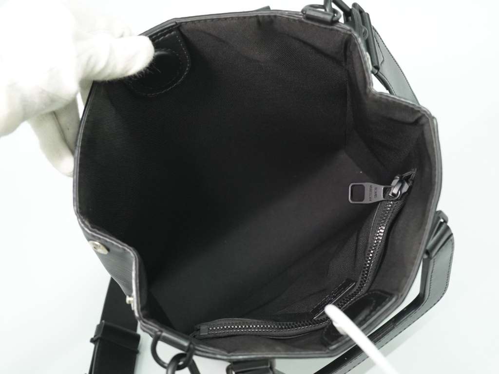 Louis Vuitton Sac Plat Fold Bag Black Leather Good condition - Inside View
