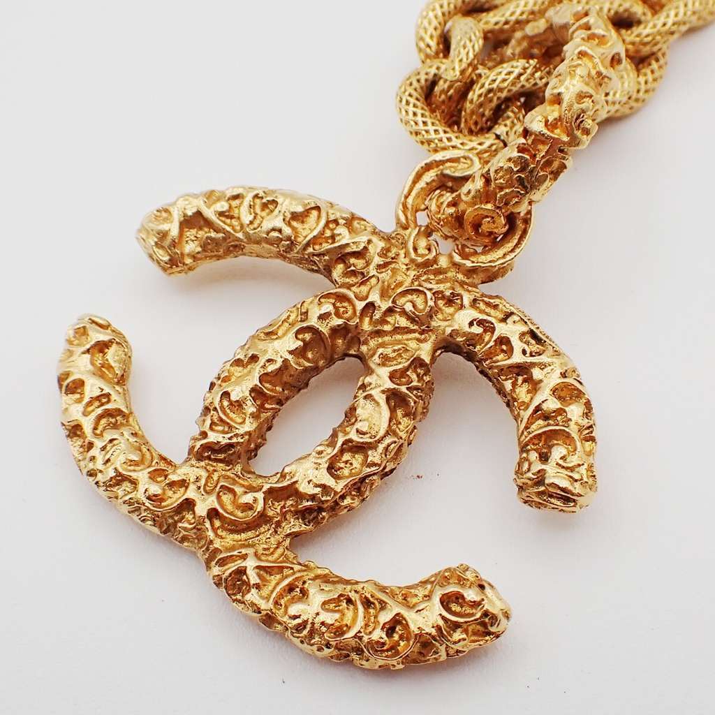 Chanel Vintage CC Logo Chain Charm Pendant Gold Good condition - Inside View