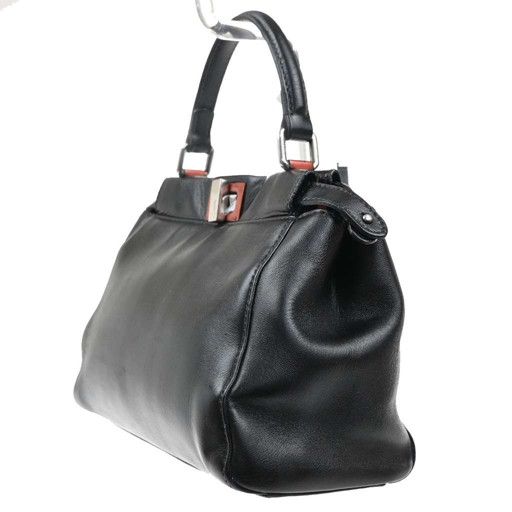 Fendi Peekaboo Bag Black Leather Good condition - Model View