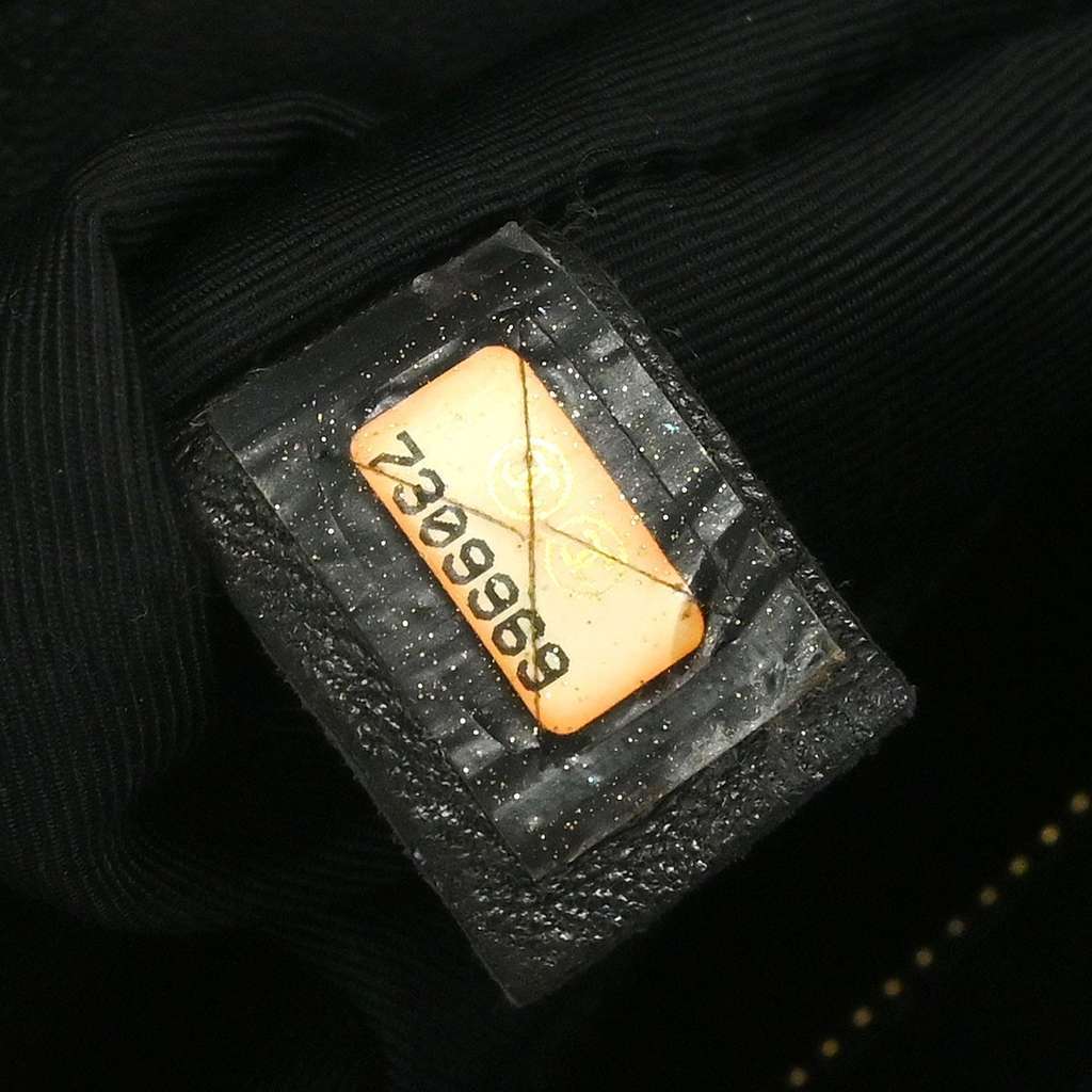 Chanel Chocolate Bar CC Tote Black Leather Good condition - Box View