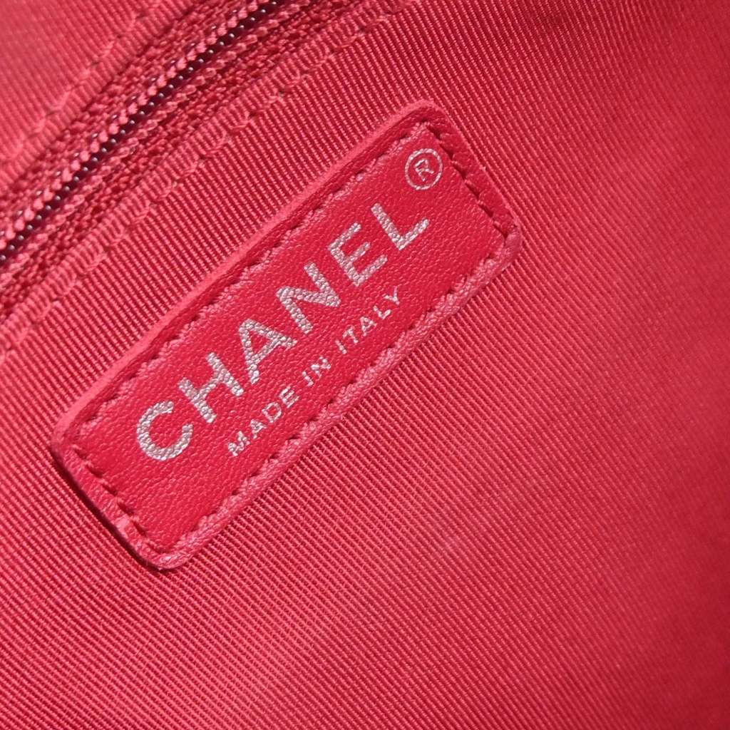 Chanel Gabrielle Hobo Black Leather Good condition - Model View