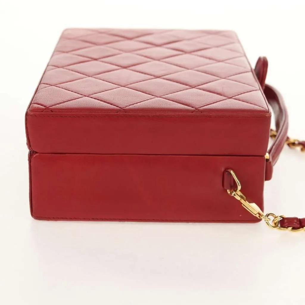 Chanel Matelasse Chain Shoulder Bag Red Leather Good - Model View