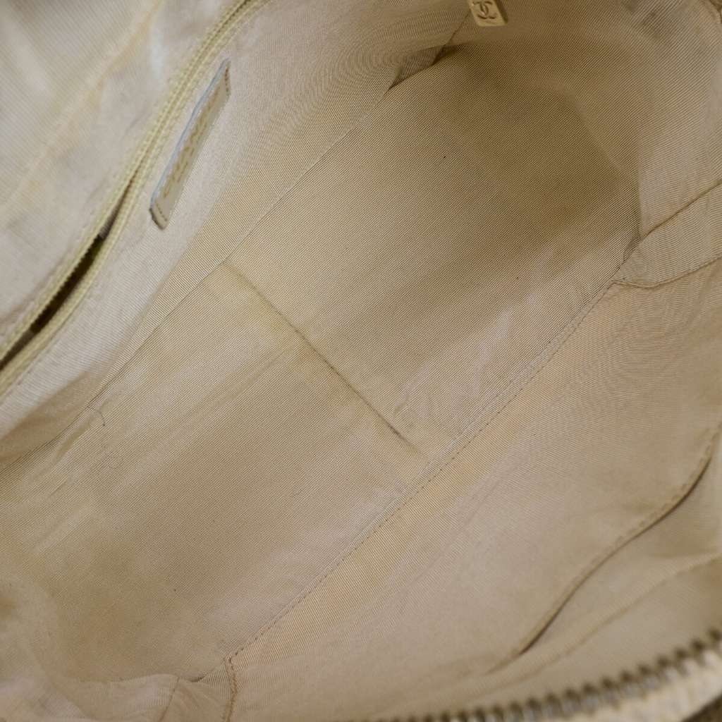 Chanel Petite Timeless Tote Beige Good condition - Box View