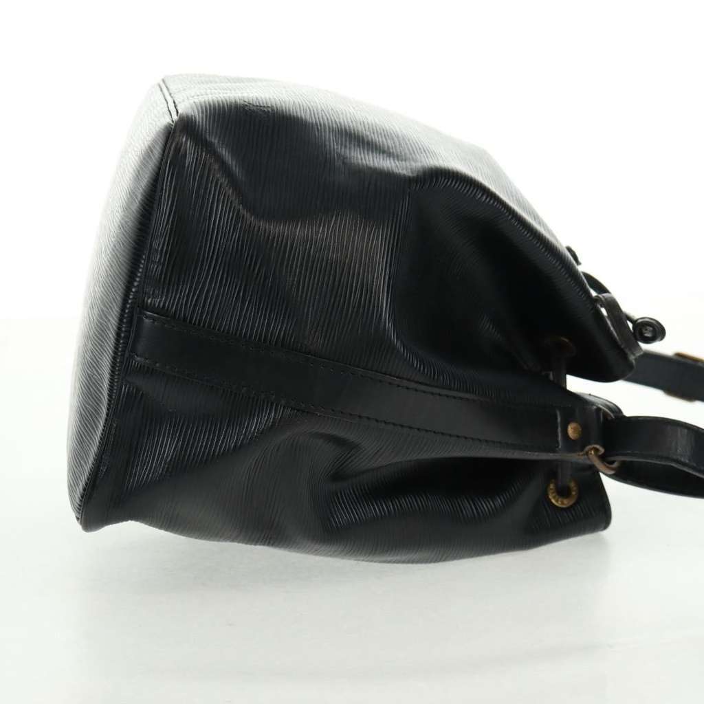 Louis Vuitton Petit Noe Handbag Black Leather Good condition - Model View