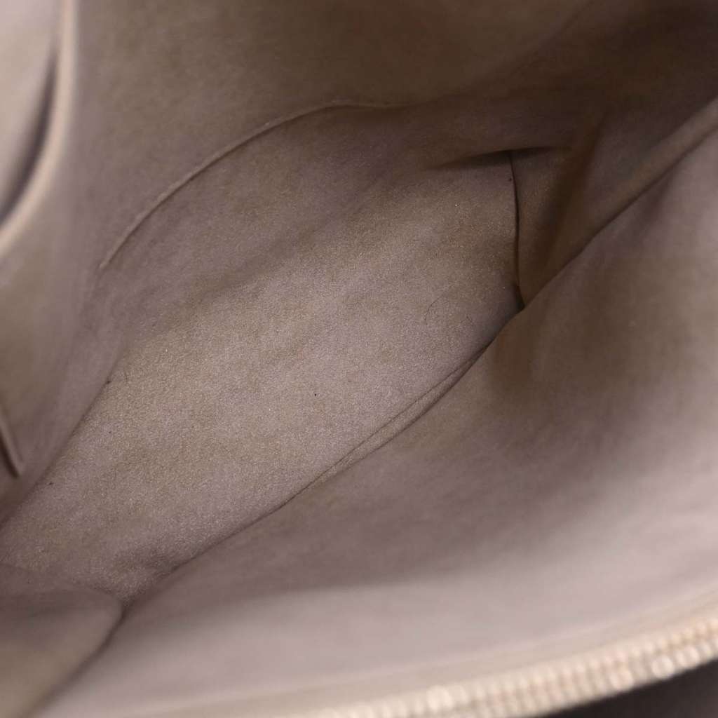 Louis Vuitton Volta Handbag Black Leather Good condition - Inside View