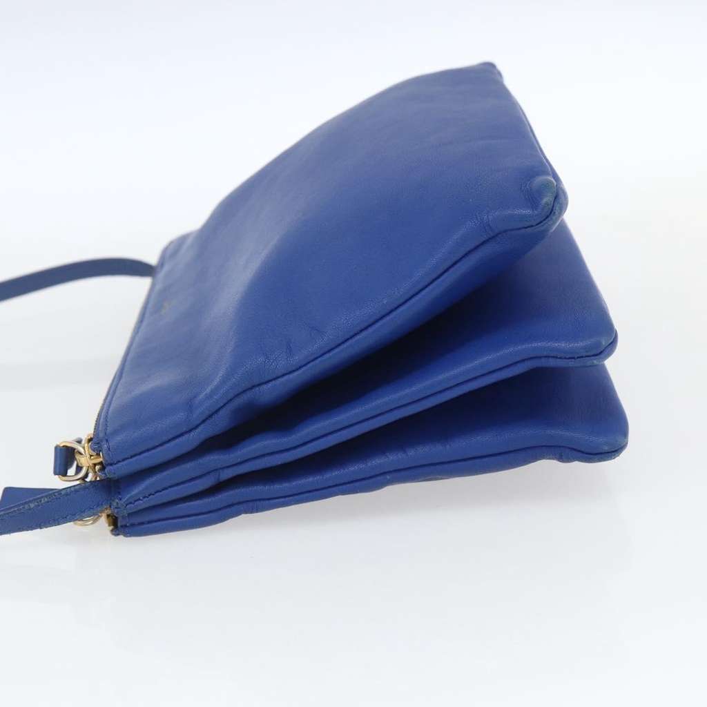 Celine Trio Crossbody Bag Blue Leather Good condition - Model View