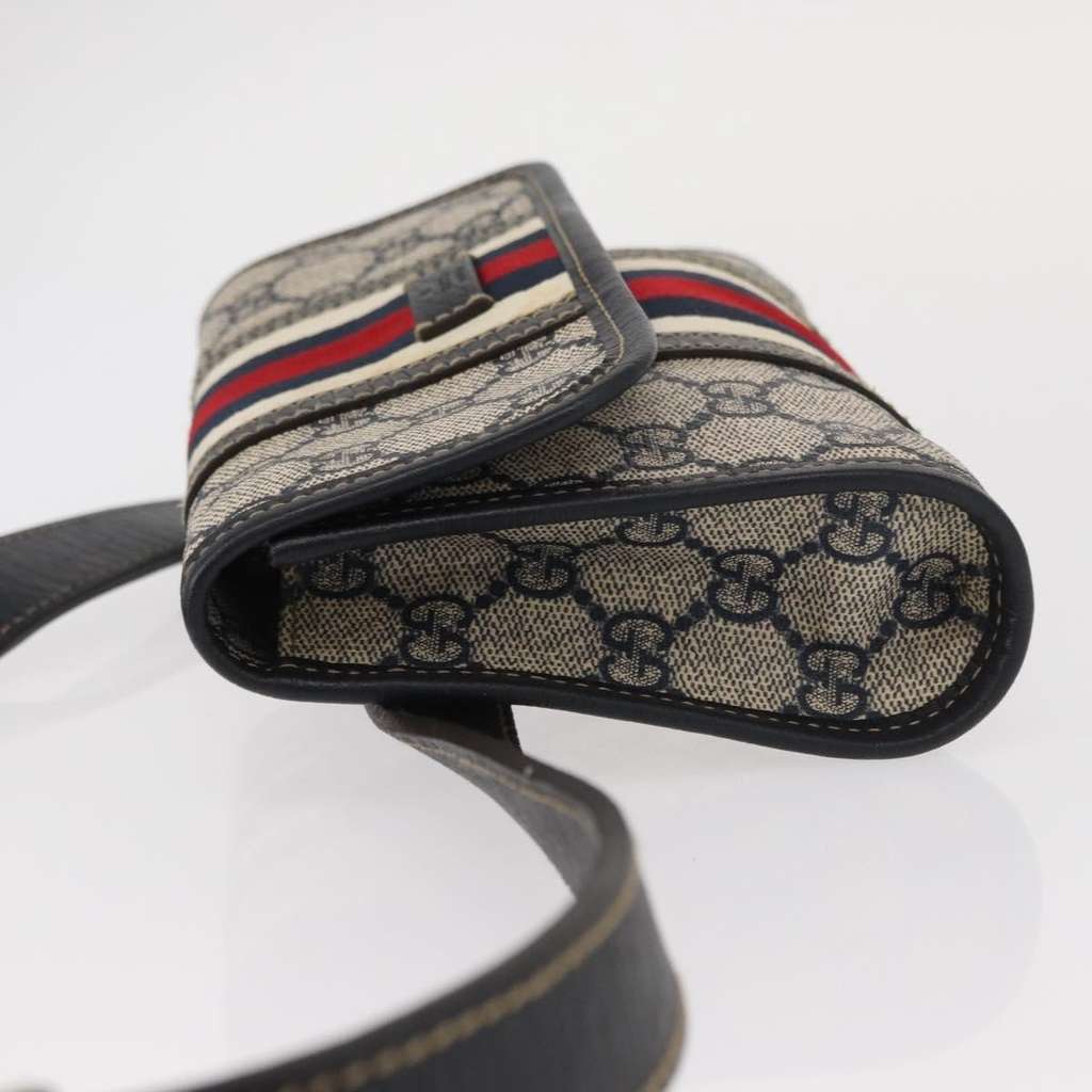 Gucci Vintage Web Belt Bag Navy Good condition - Model View