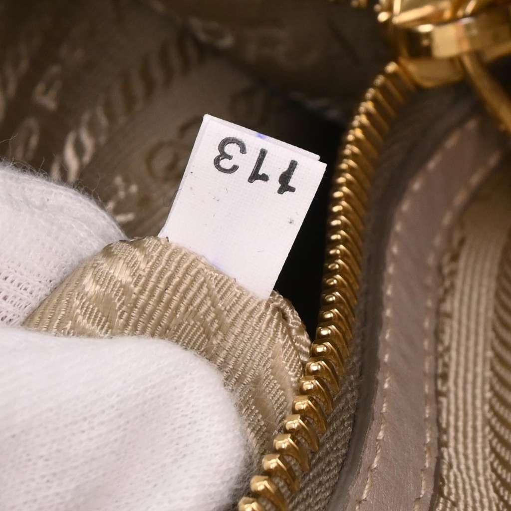 Prada Vintage Handbag Other Leather Good condition - Box View