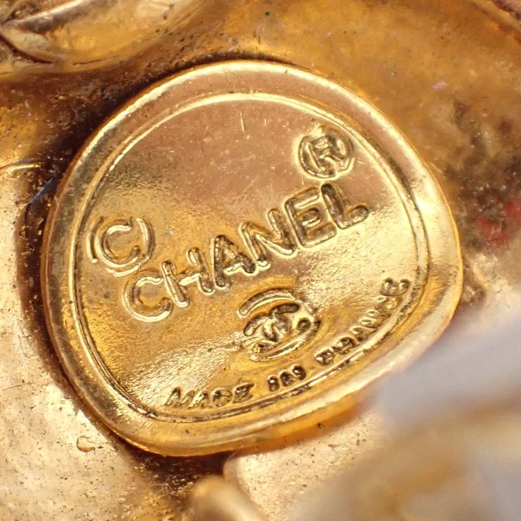 Chanel Vintage CC Diamond Drop Clip-On Earrings Gold Fair condition - Box View