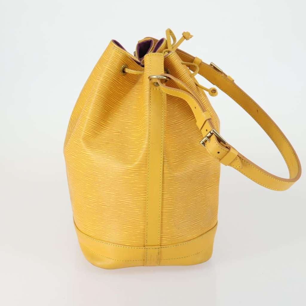 Louis Vuitton Noe Handbag Yellow Leather Good condition - Model View