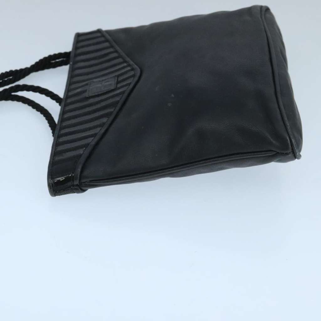 Fendi FF Logo Stamp Zip Pouch Black Leather Good condition - Model View