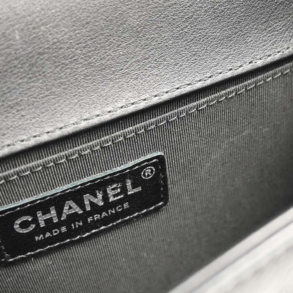 Chanel Boy Flap Bag Black Leather Good condition - Model View