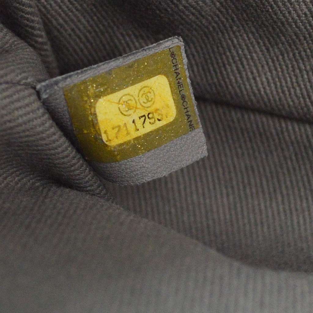 Chanel Boy Flap Bag Navy Velvet Good condition - Box View