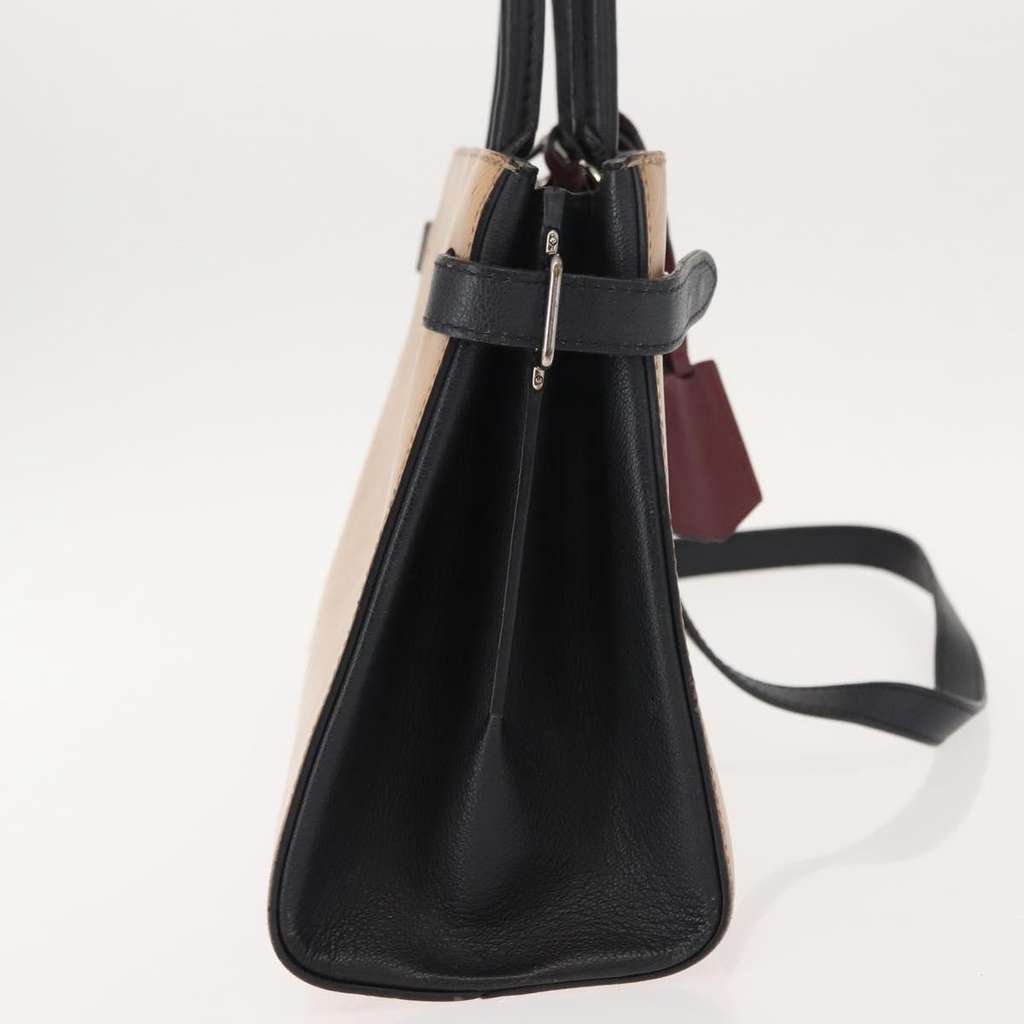 Louis Vuitton Twist Tote Beige Leather Good condition - Model View