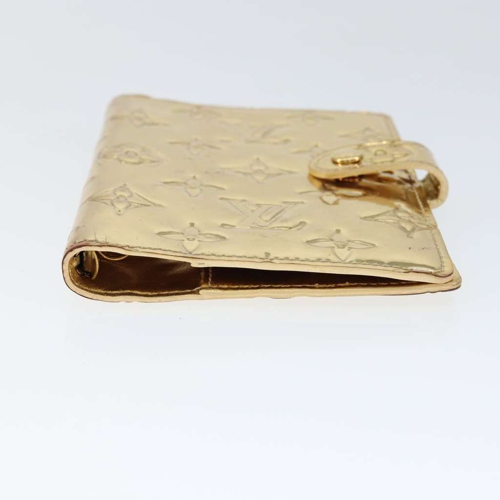 Louis Vuitton Agenda Cover Gold Good condition - Model View