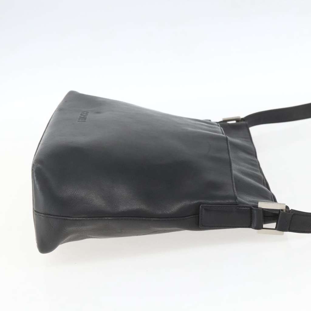 Chanel Vintage Shoulder Bag Black Leather Fair condition - Model View