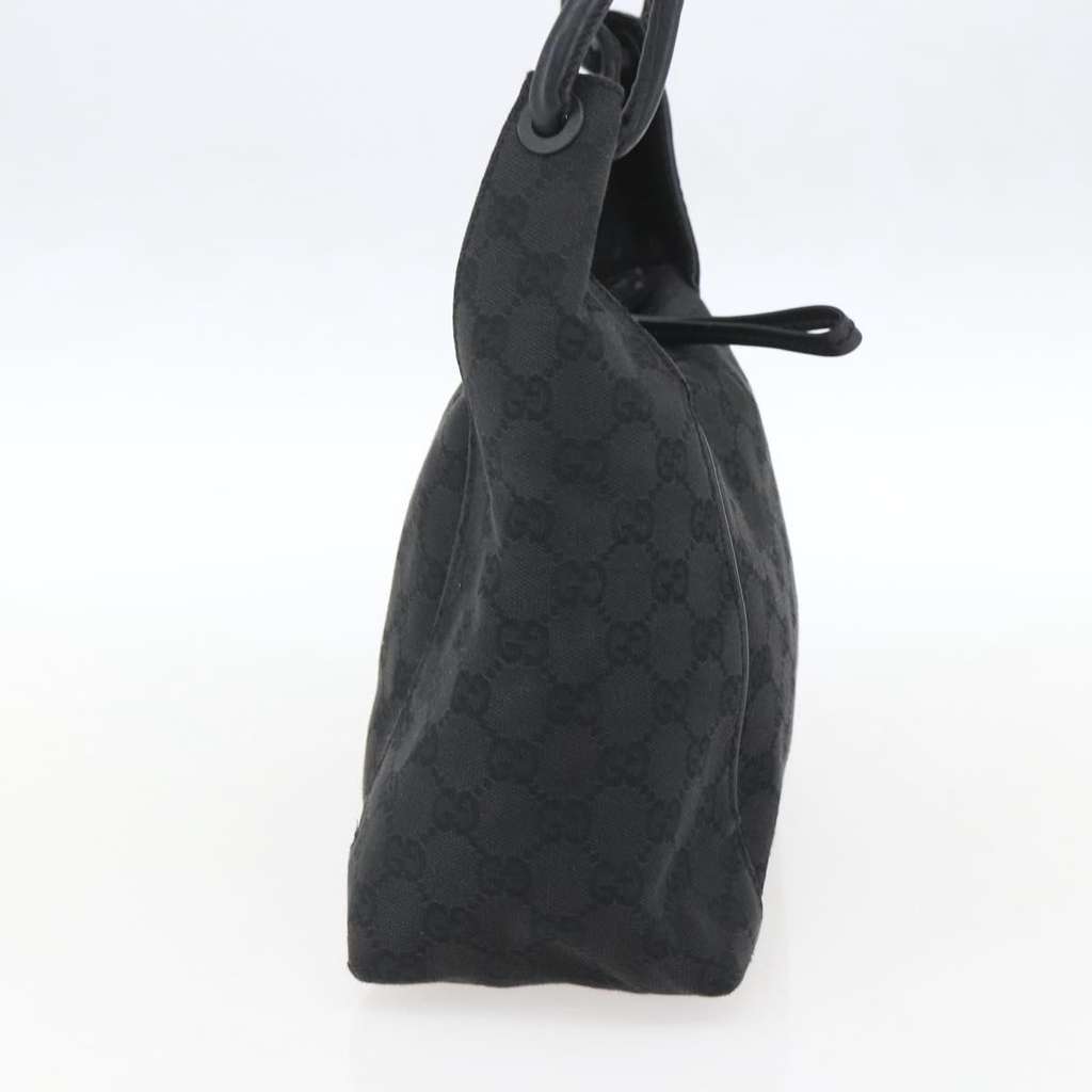 Gucci Zip Shoulder Bag Black Canvas Fair condition - Model View