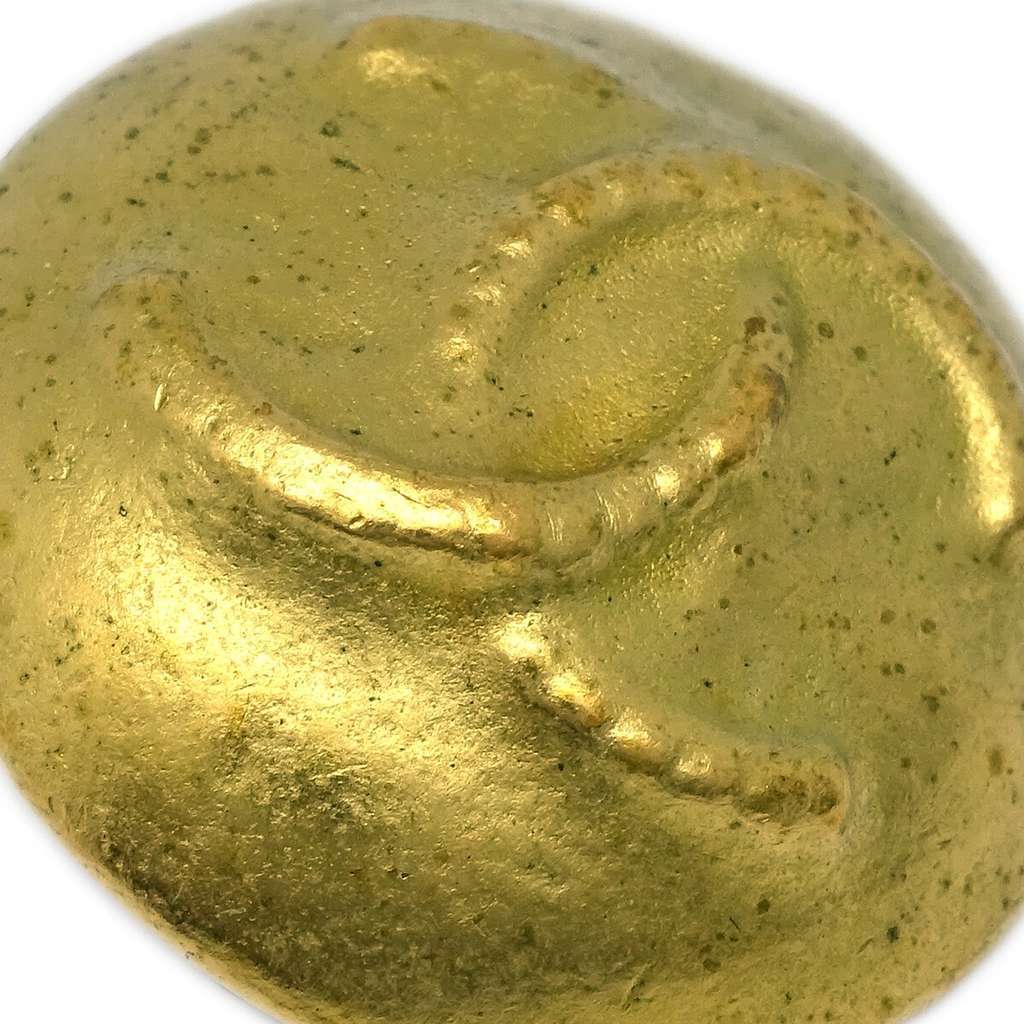 Chanel CC Button Clip-On Earrings Gold Good condition - Inside View