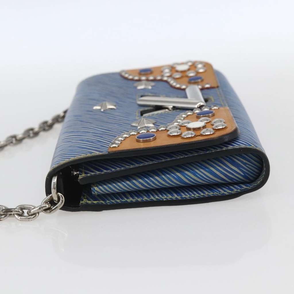 Louis Vuitton Twist Chain Wallet Blue Leather Good condition - Model View