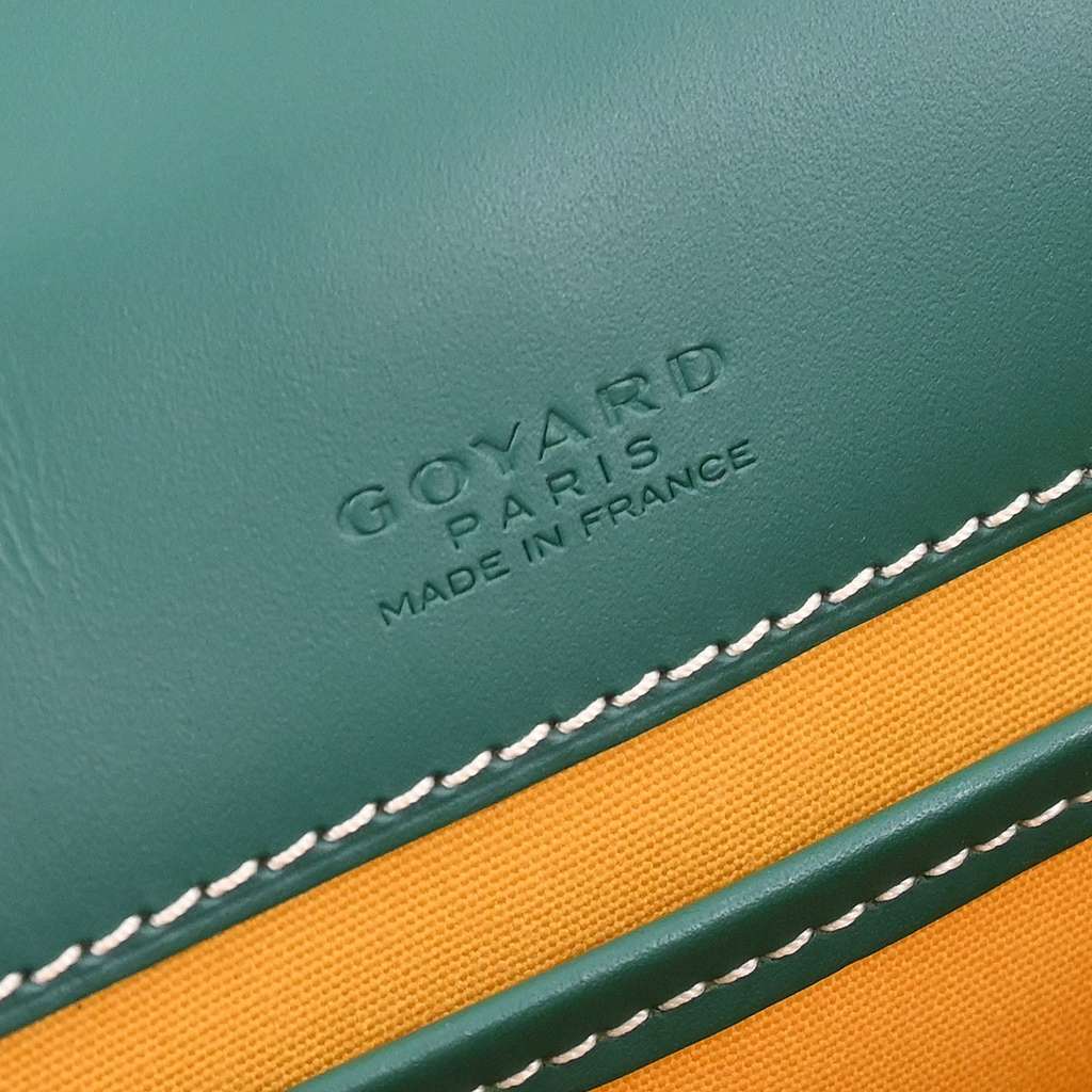 Goyard Belvedere II Messenger Bag Green Canvas Good condition - Model View