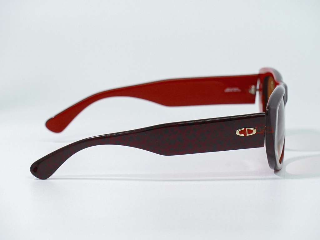Christian Dior Logo CD Sunglasses Red Plastic Good condition - Model View