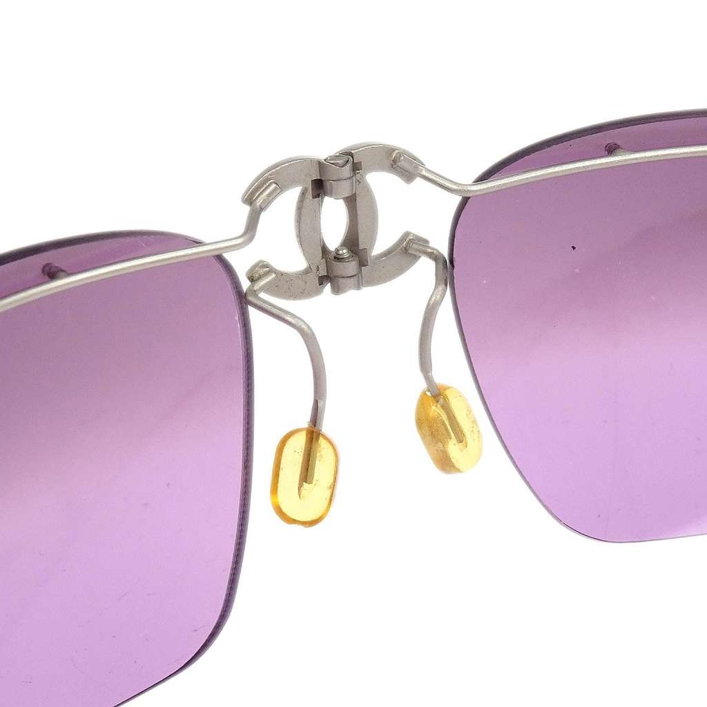 Chanel Logo CC Sunglasses Purple Metal Good condition - Model View