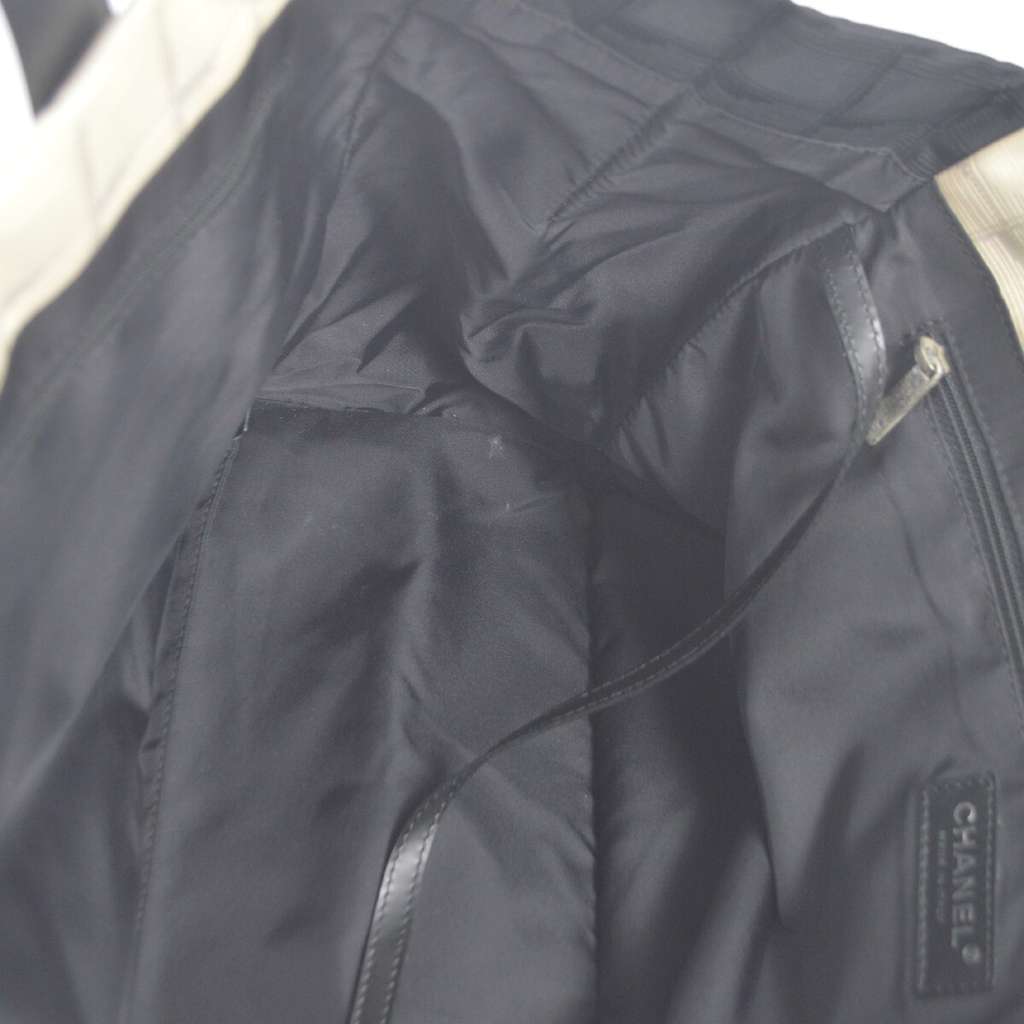 Chanel Travel Line Tote White Good condition - Inside View