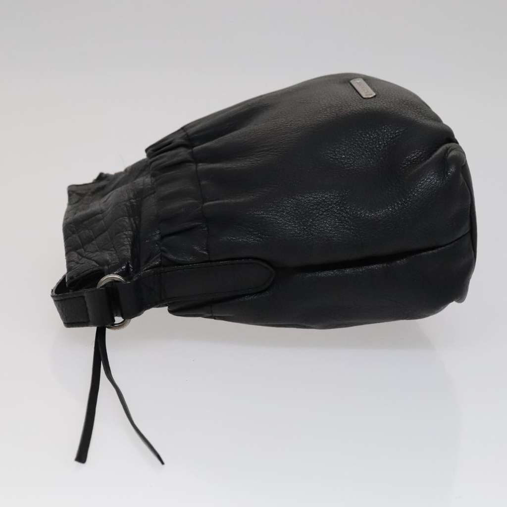 Burberry Vintage Crossbody Bag Black Leather Good condition - Model View