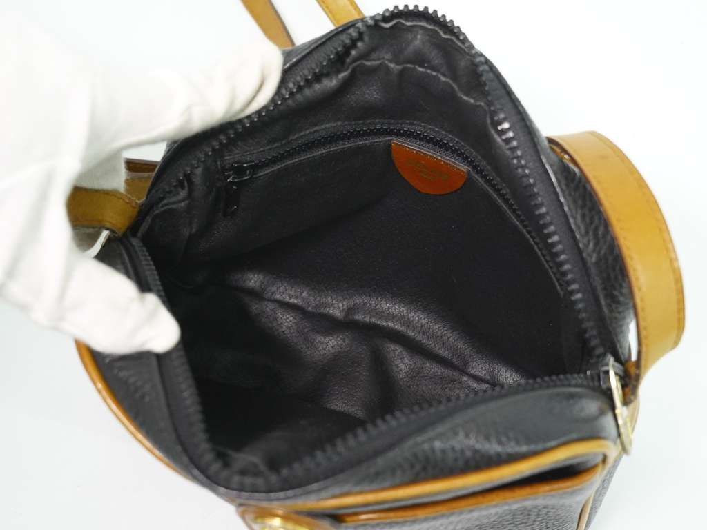 Celine Vintage Shoulder Bag Black Leather Good condition - Inside View